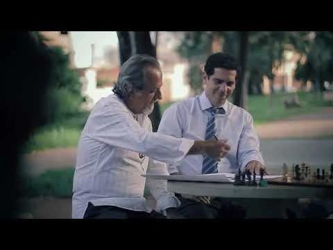 Cena do vídeo Institucional de Idiomas — Amagina, publicado pela Libas Criações
